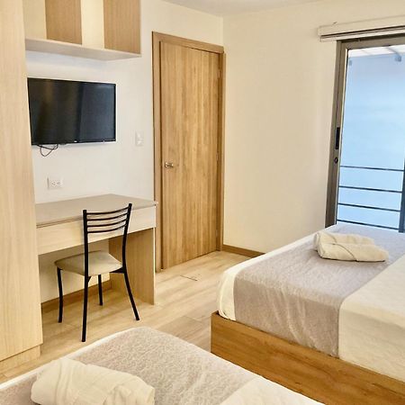 Hotel Brist0L Suites Centro Historico Куенка Екстер'єр фото