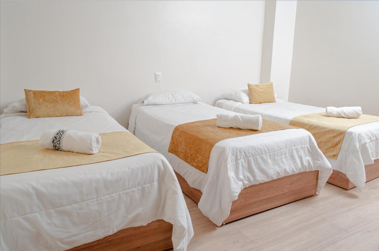 Hotel Brist0L Suites Centro Historico Куенка Екстер'єр фото