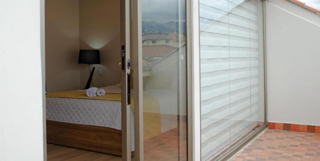 Hotel Brist0L Suites Centro Historico Куенка Екстер'єр фото