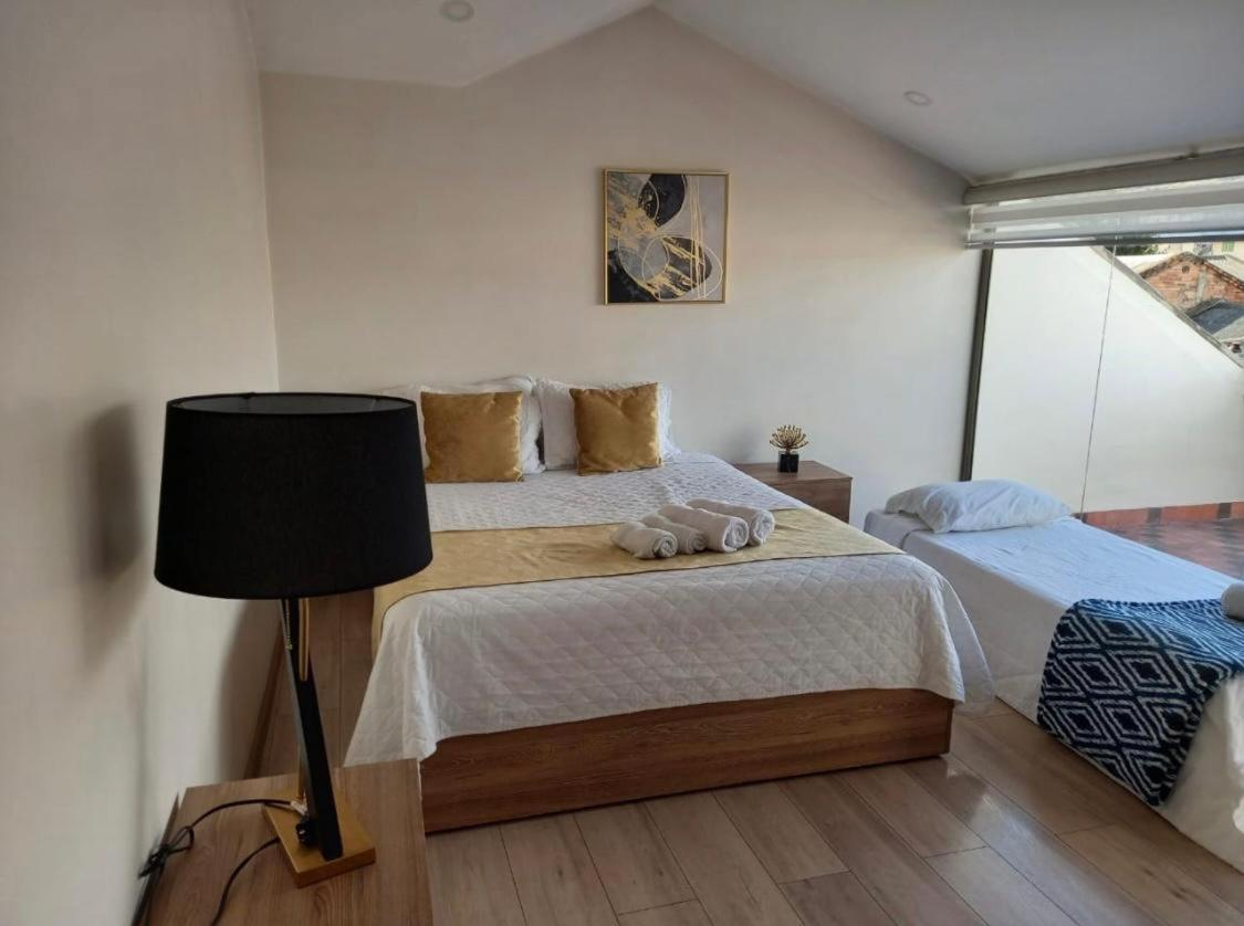 Hotel Brist0L Suites Centro Historico Куенка Екстер'єр фото