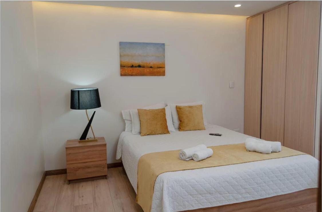 Hotel Brist0L Suites Centro Historico Куенка Екстер'єр фото