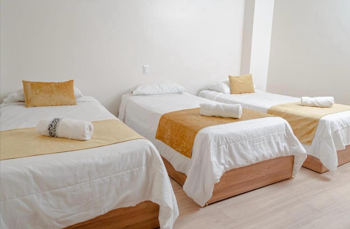 Hotel Brist0L Suites Centro Historico Куенка Екстер'єр фото