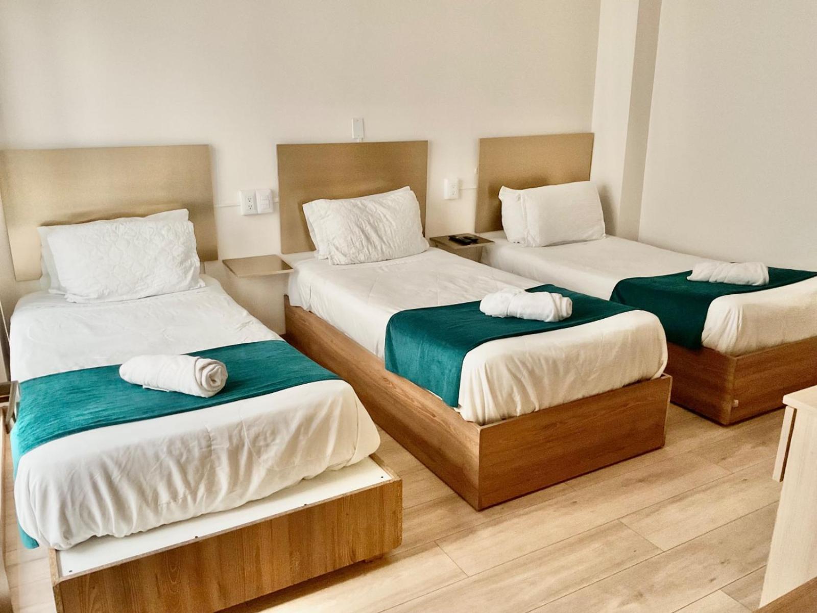 Hotel Brist0L Suites Centro Historico Куенка Екстер'єр фото