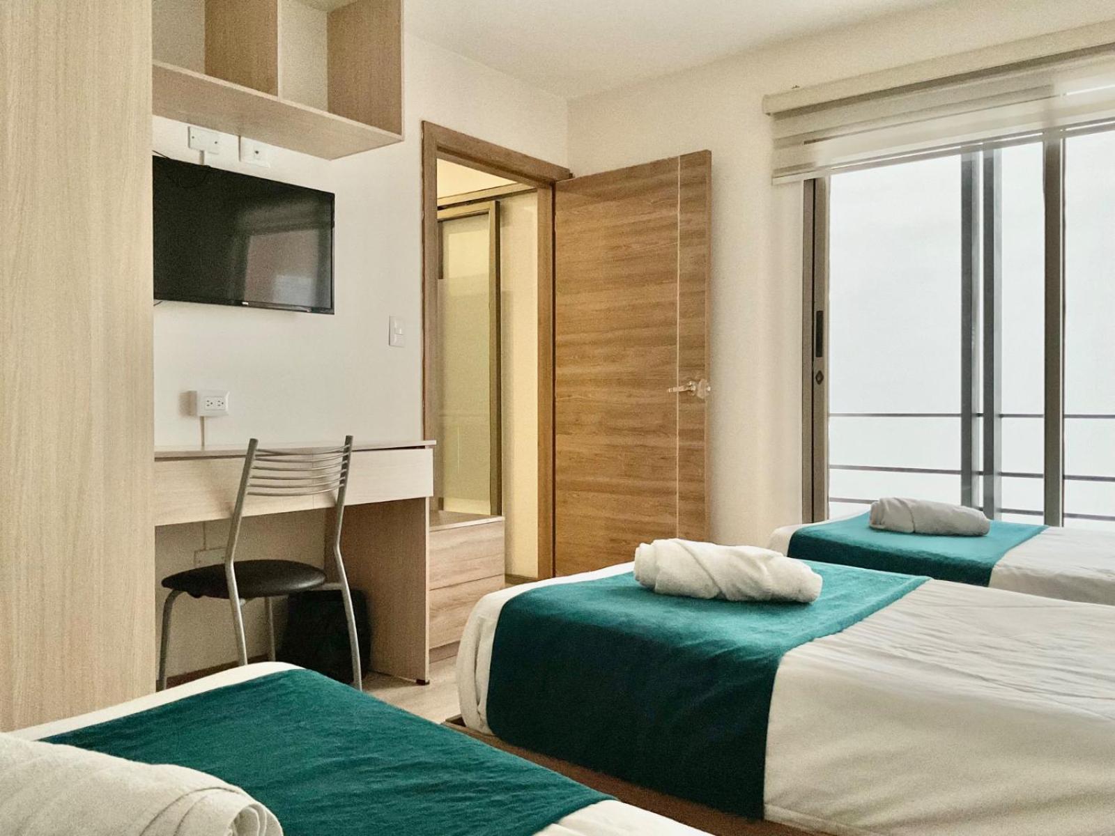 Hotel Brist0L Suites Centro Historico Куенка Екстер'єр фото