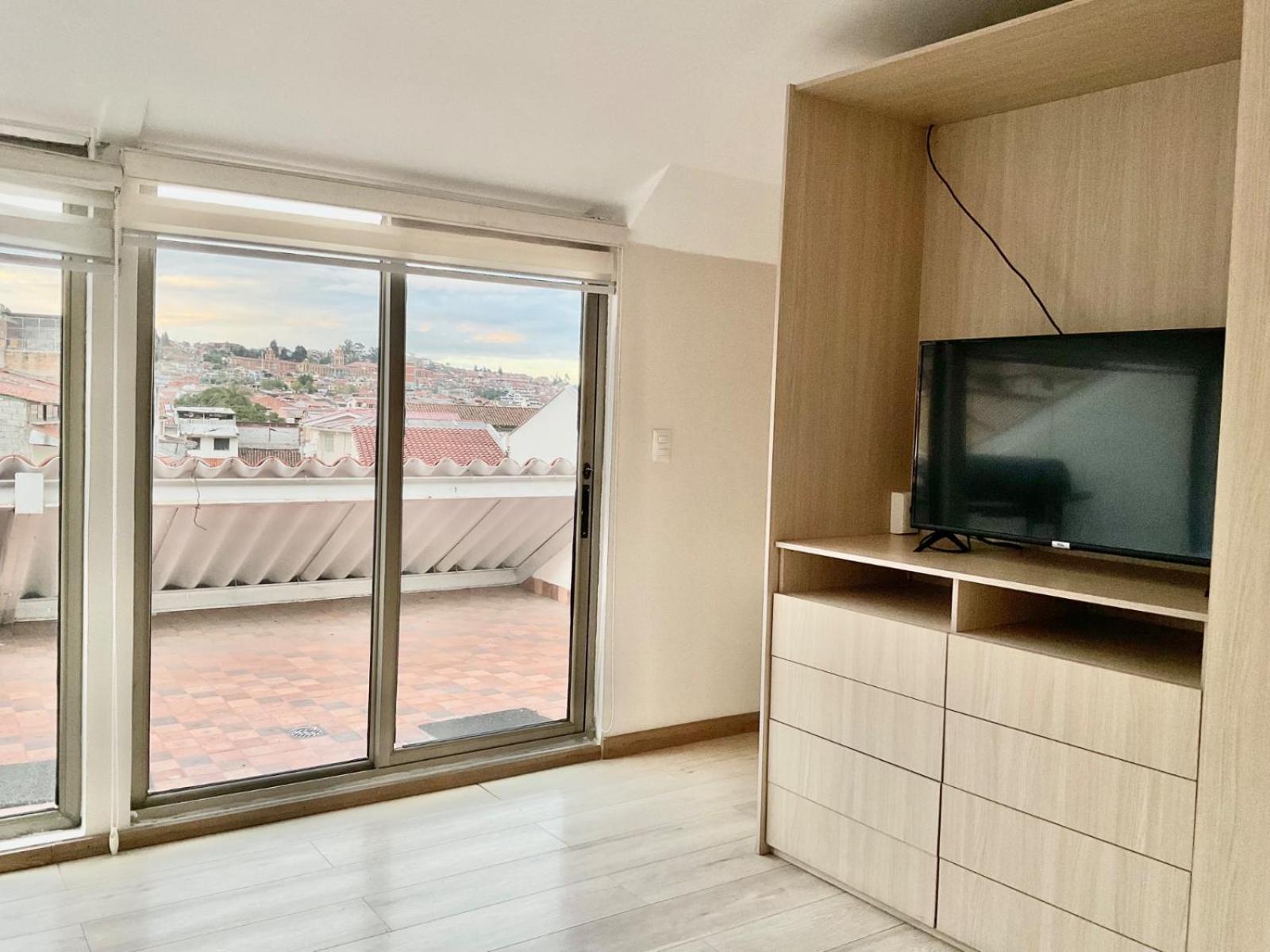 Hotel Brist0L Suites Centro Historico Куенка Екстер'єр фото