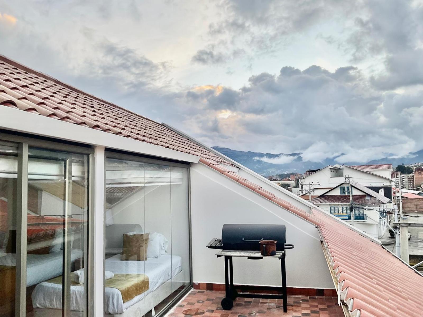 Hotel Brist0L Suites Centro Historico Куенка Екстер'єр фото