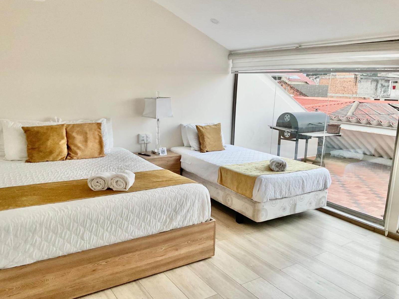 Hotel Brist0L Suites Centro Historico Куенка Екстер'єр фото